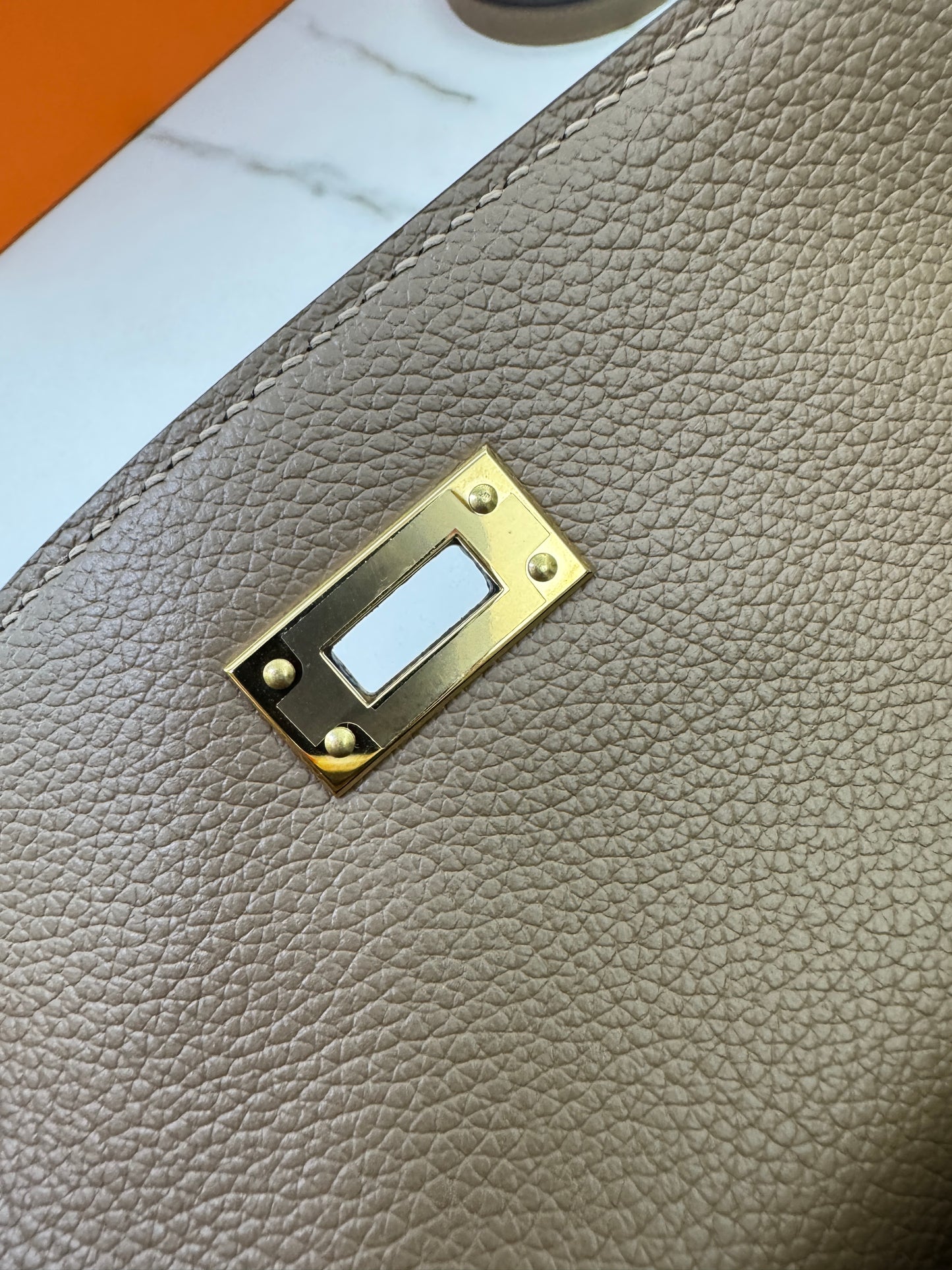 HERMES Kelly Danse 馬爾法米金扣 Evercolor 8Q GHW