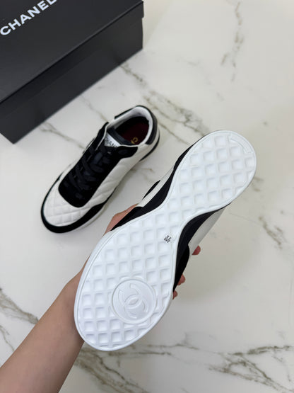 CHANEL 26S 黑白菱格德訓鞋 棒球鞋