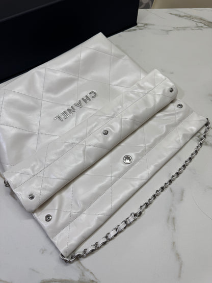 CHANEL 22 Bag Medium 白銀