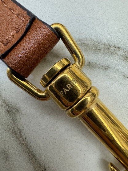 CELINE Soft Triomphe Half Moon 焦糖棕