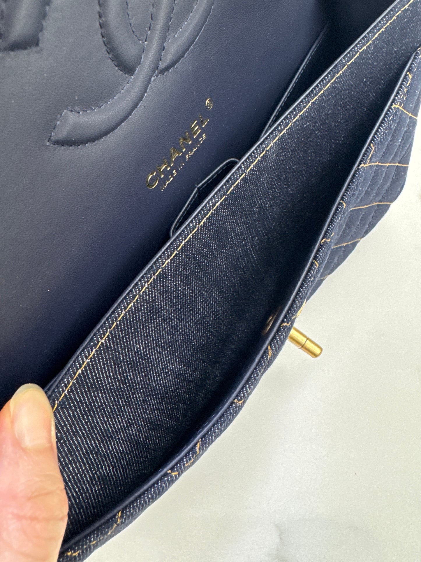 CHANEL 26P深藍牛仔 CF25 Medium