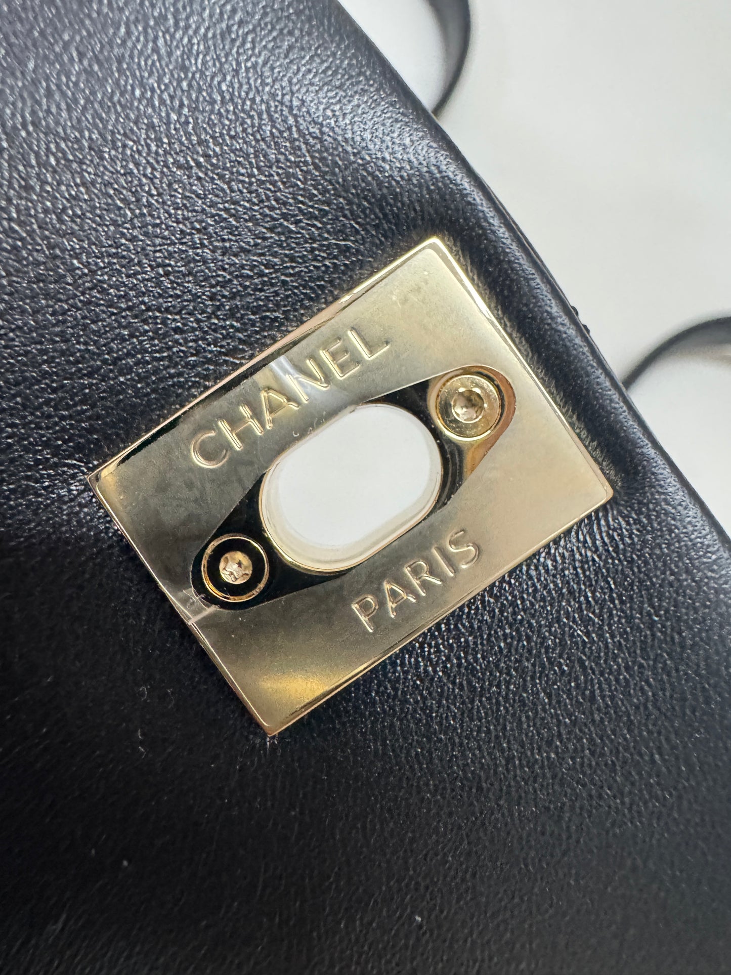 CHANEL Duma 胎牛皮 黑色 Small