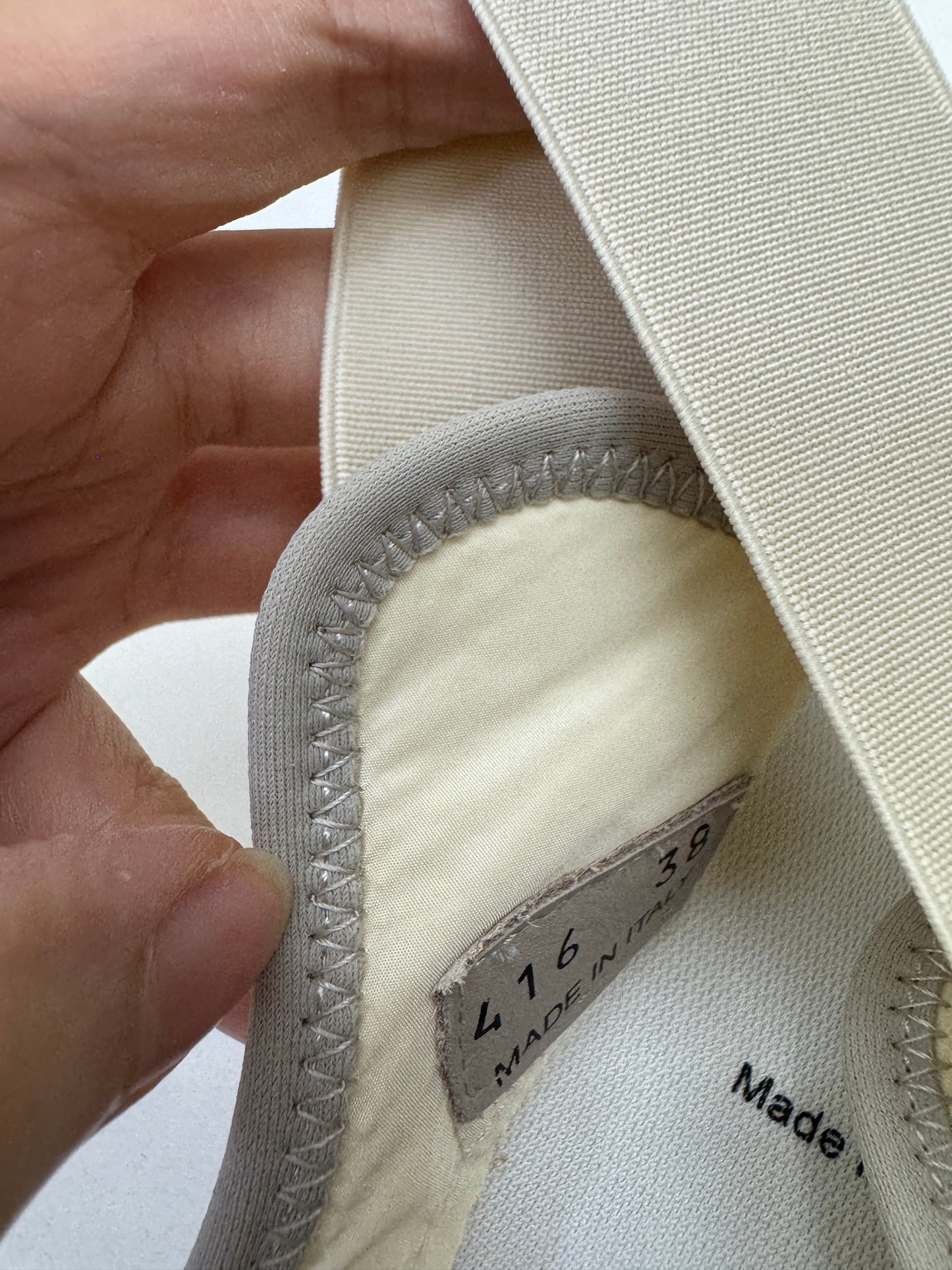 MIU MIU Tyre 魔術貼瑪麗珍運動鞋￼