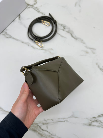 LOEWE Mini Puzzle 深卡其綠