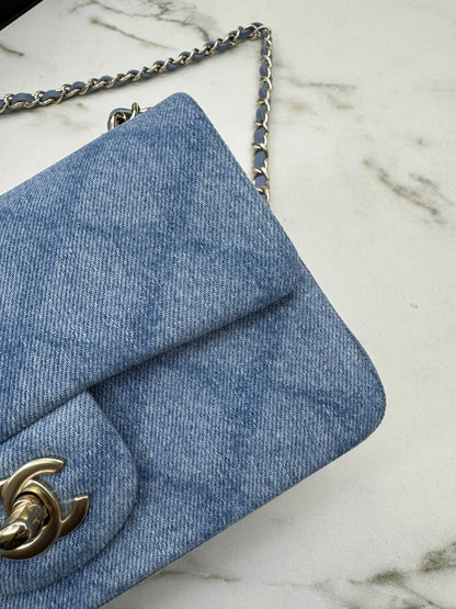 CHANEL 22B 淺藍牛仔 Mini CF20