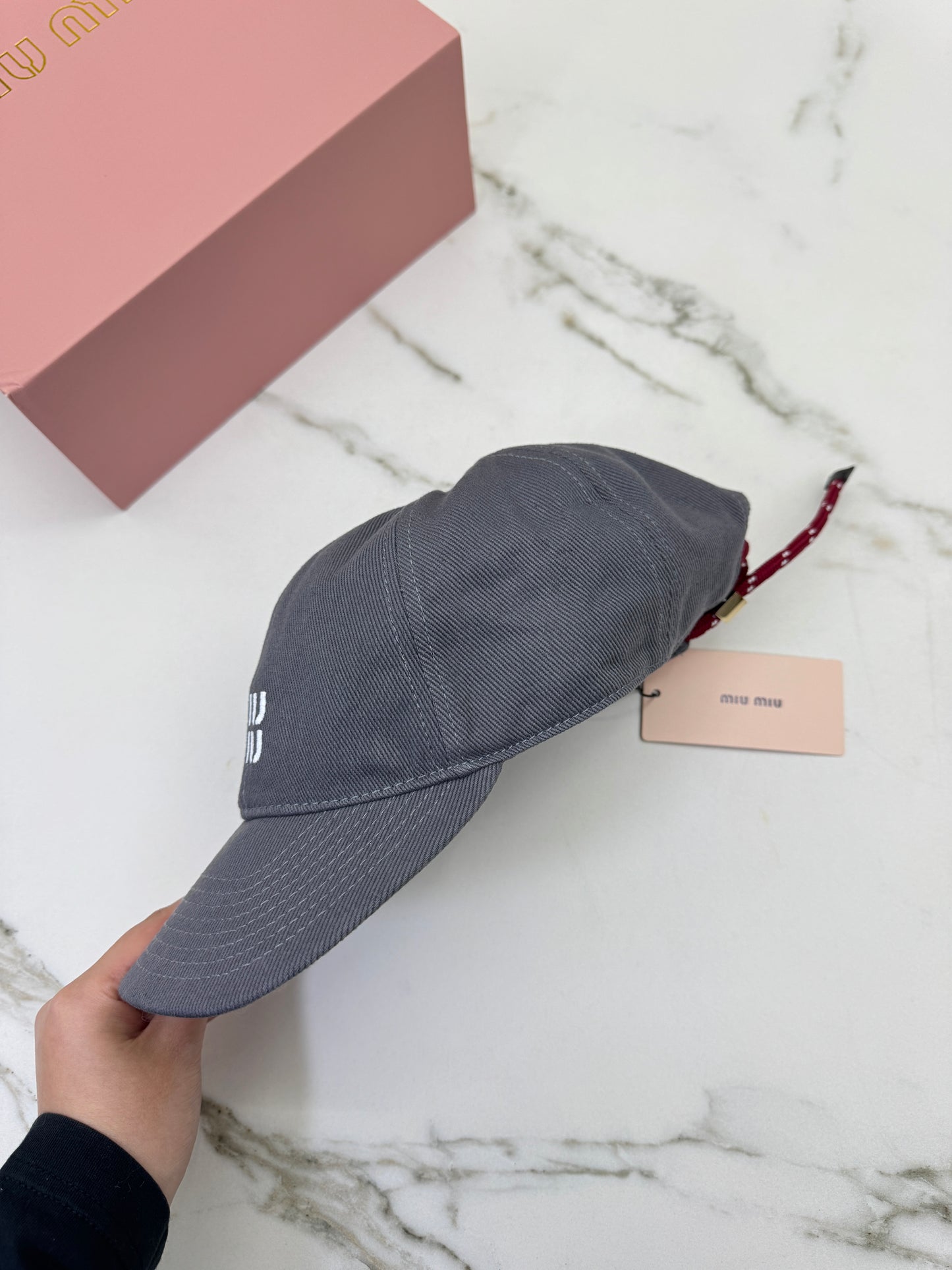 MIU MIU 深灰色 索繩鴨舌帽