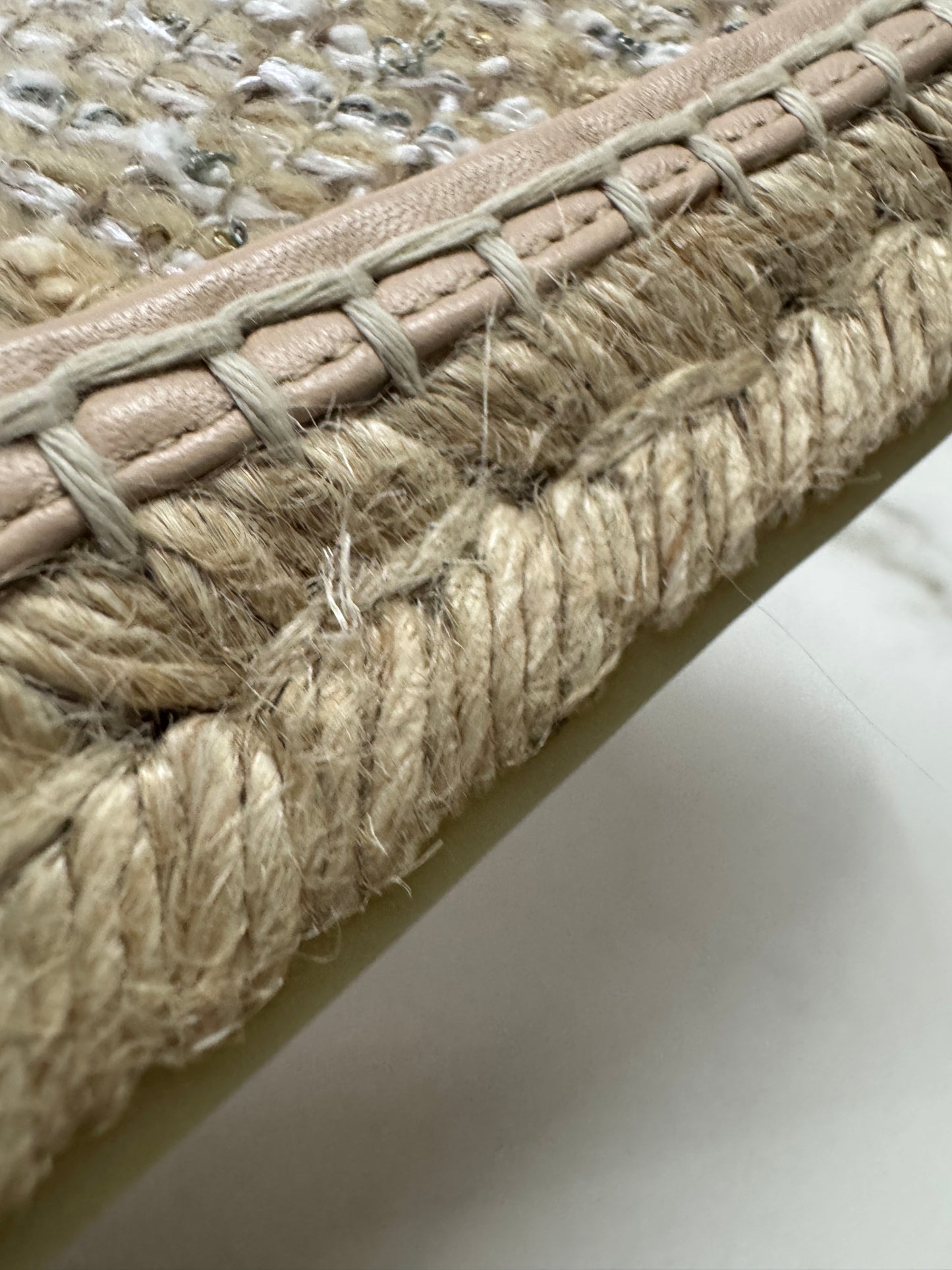 CHANEL 淺杏色軟呢漁夫鞋