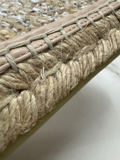 CHANEL 淺杏色軟呢漁夫鞋