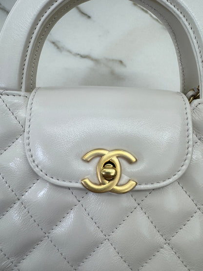 CHANEL Kelly 白色皺紋光面牛皮