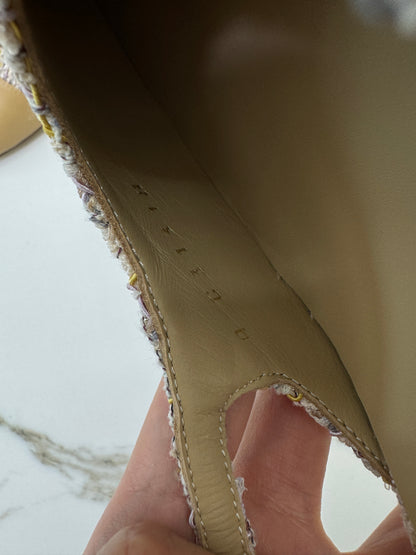 CHANEL 21P 杏色拼米黃紫Tweed Slingback