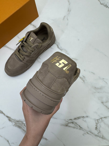 LV Trainer 大象灰 1AH618