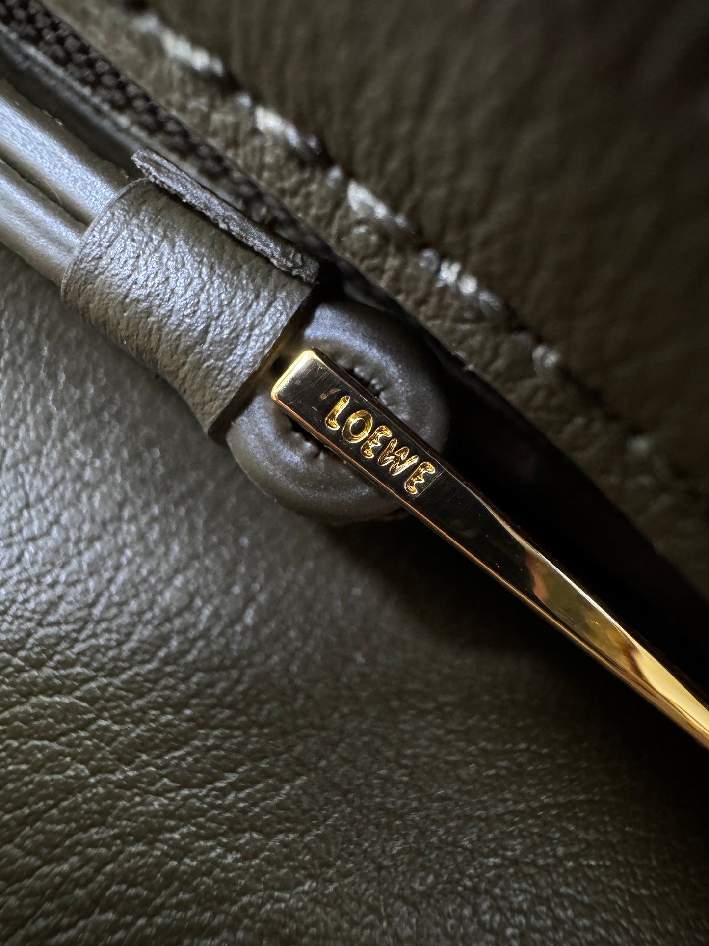 LOEWE Mini Puzzle 深卡其綠
