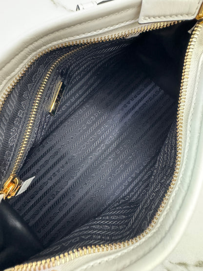 PRADA Bonnie Hobo 白色油蠟皮