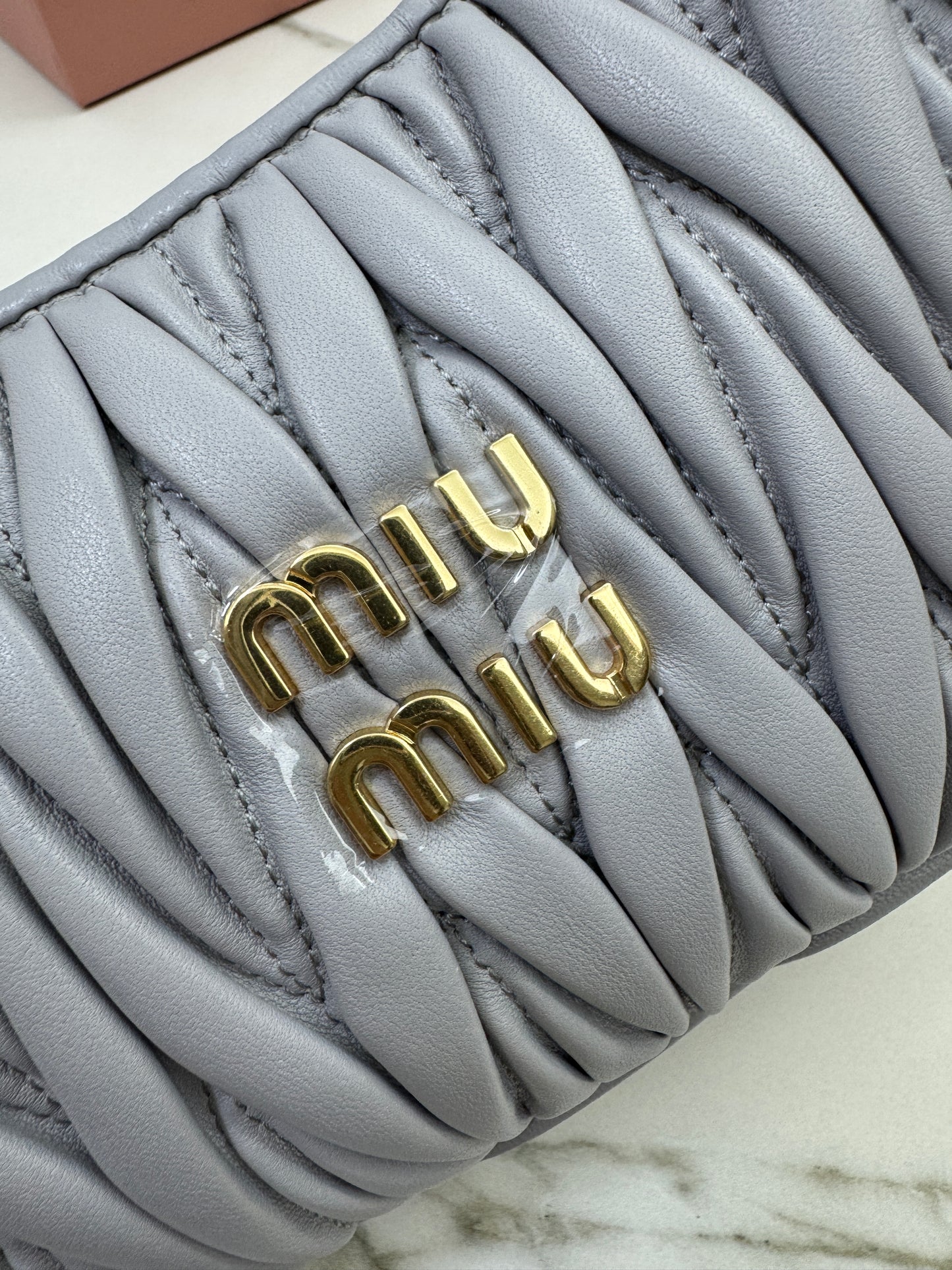 MIU MIU Wander Small 霧霾藍