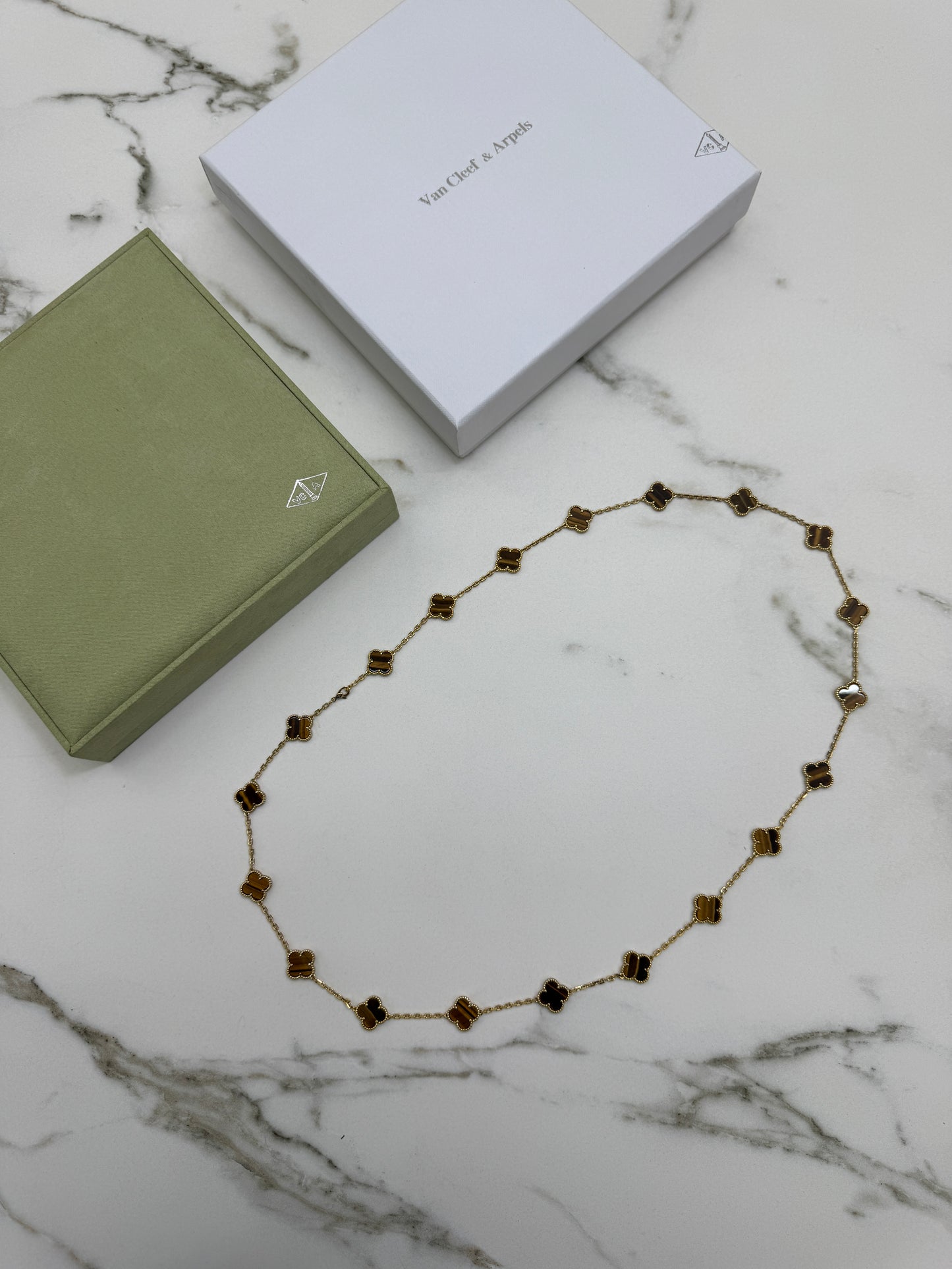 VCA Vintage Alhambra 20 Motif 20花虎眼石