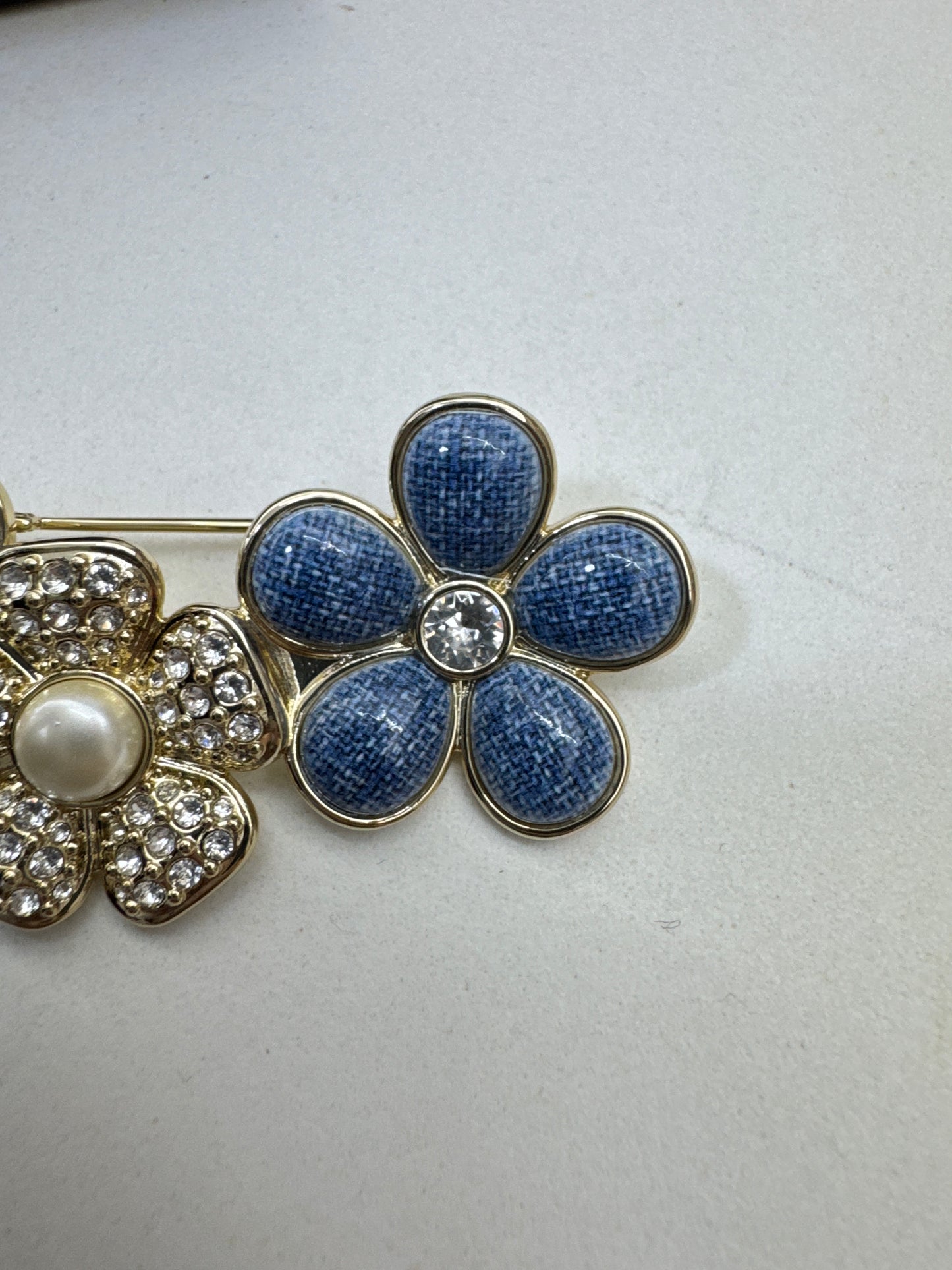 CHANEL 26C 牛仔花胸針