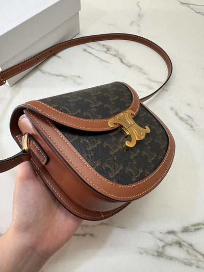 CELINE Triomphe Besace 凱旋門馬鞍包 老花Canvas