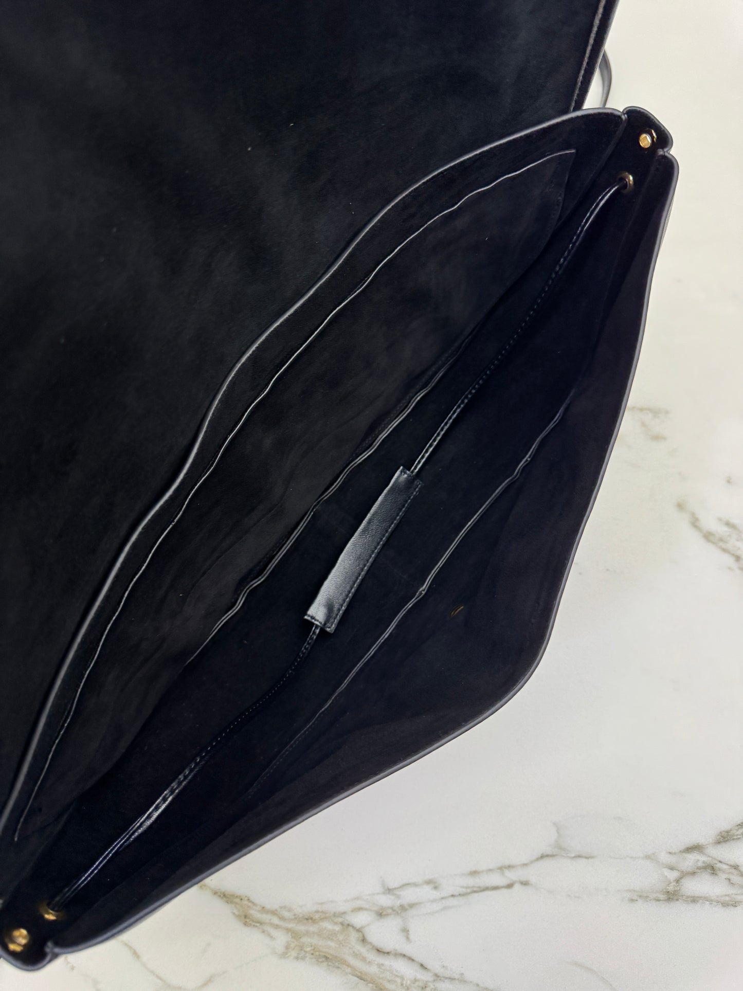 CELINE Soft Triomphe Half Moon 黑色