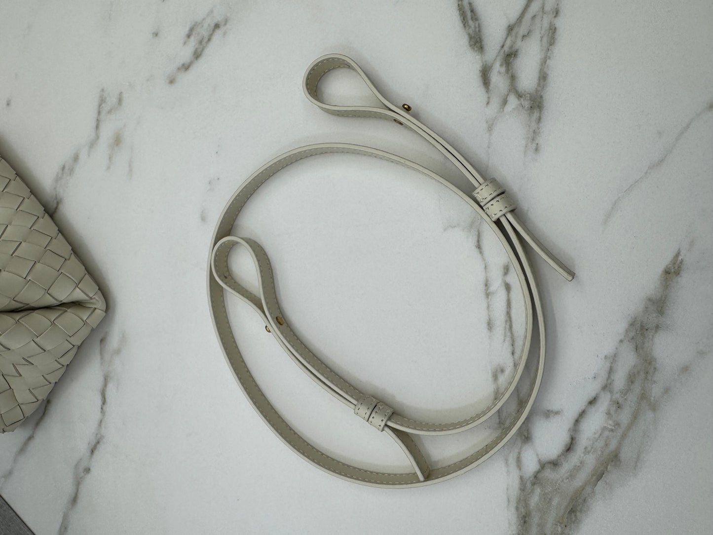 BV Parachute Small 海鹽白 Sea Salt