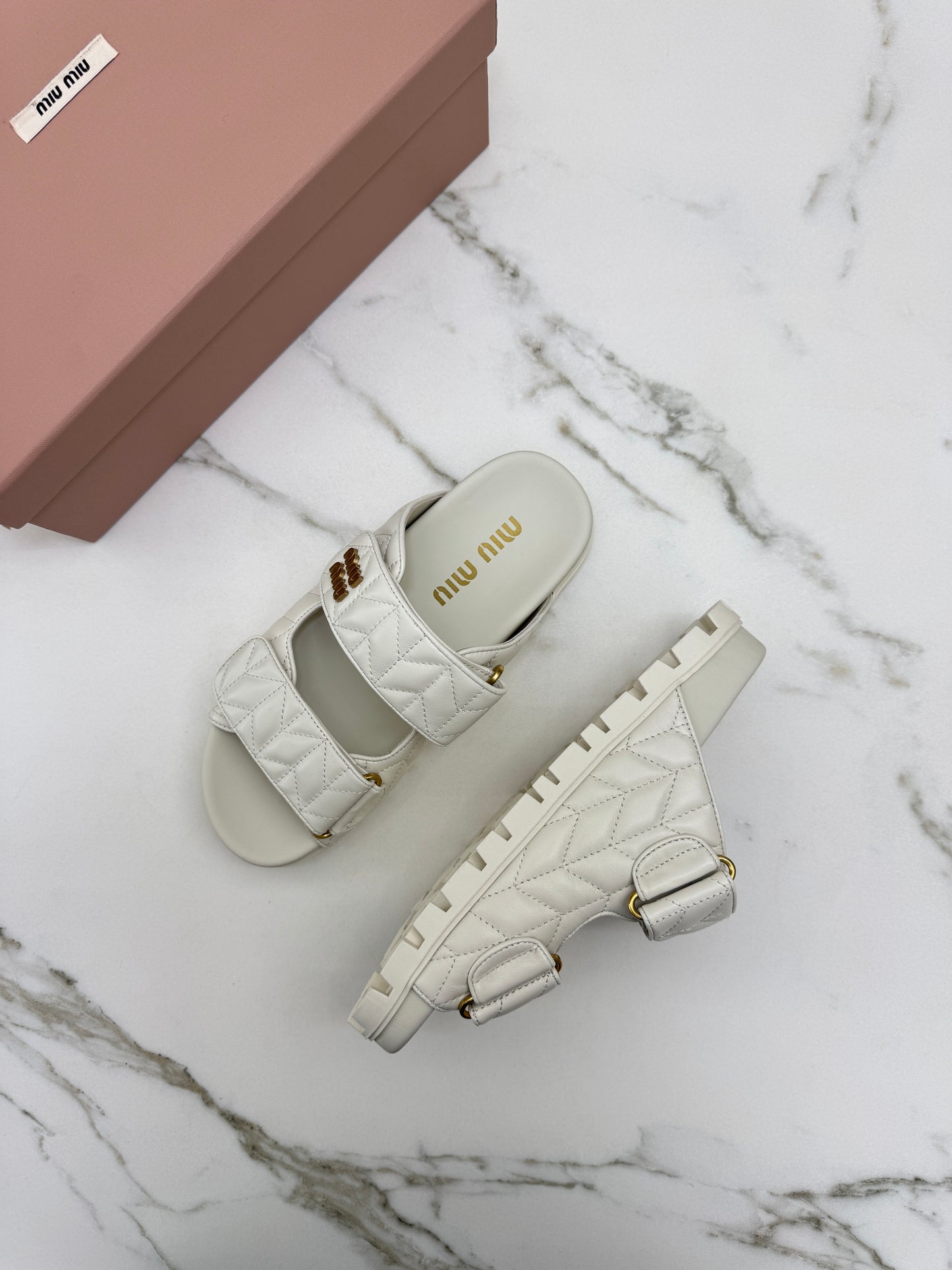 MIU MIU 魔術貼涼鞋 米白色羊皮