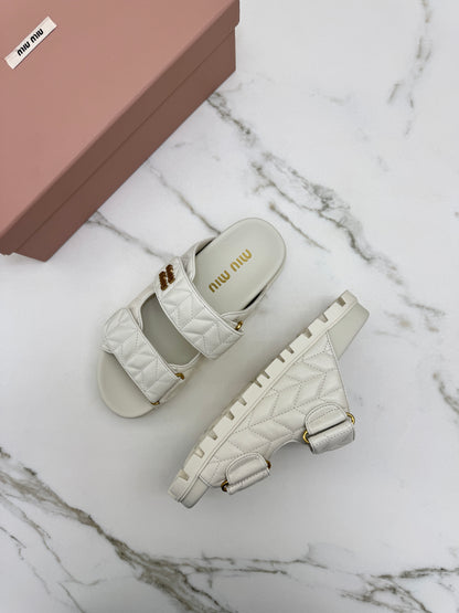 MIU MIU 魔術貼涼鞋 米白色羊皮