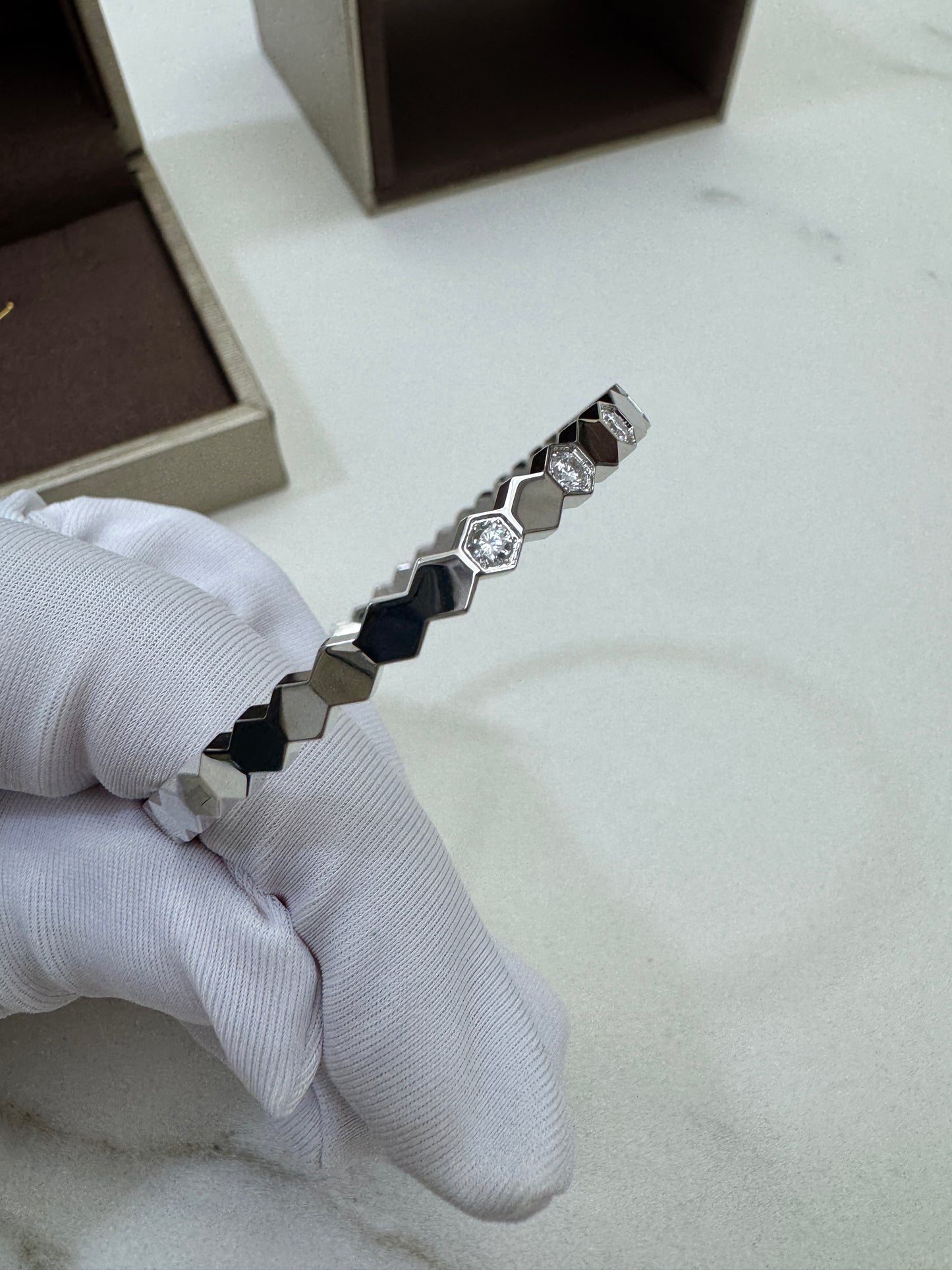 CHAUMET Bee My Love 半鑽白金色手鐲