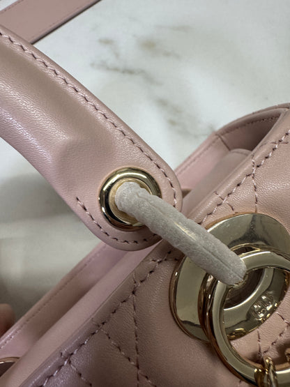 DIOR Lady Dior Small 胭脂粉