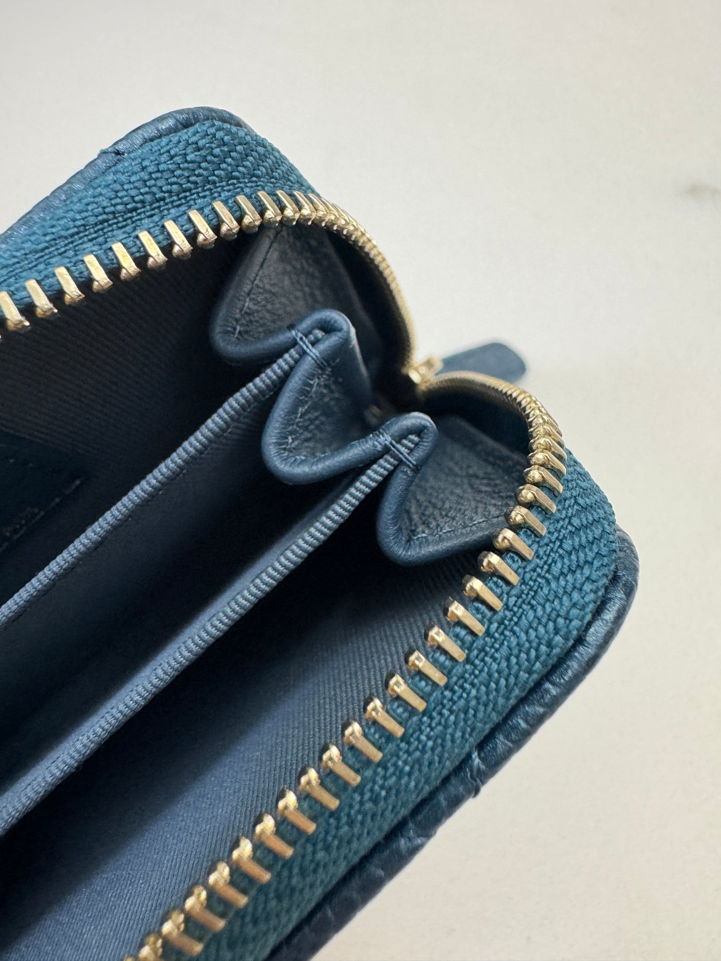 CHANEL 18S珠光藍 拉鏈零錢包 Iridescent Blue Coin Purse【Limited Edition】