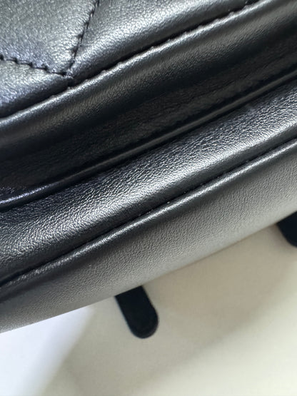 CHANEL Duma 胎牛皮 黑色 Small