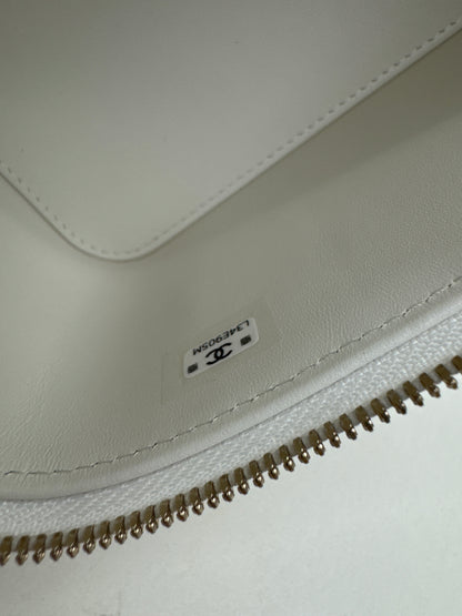 CHANEL 26S 交叉手柄長盒子 白色