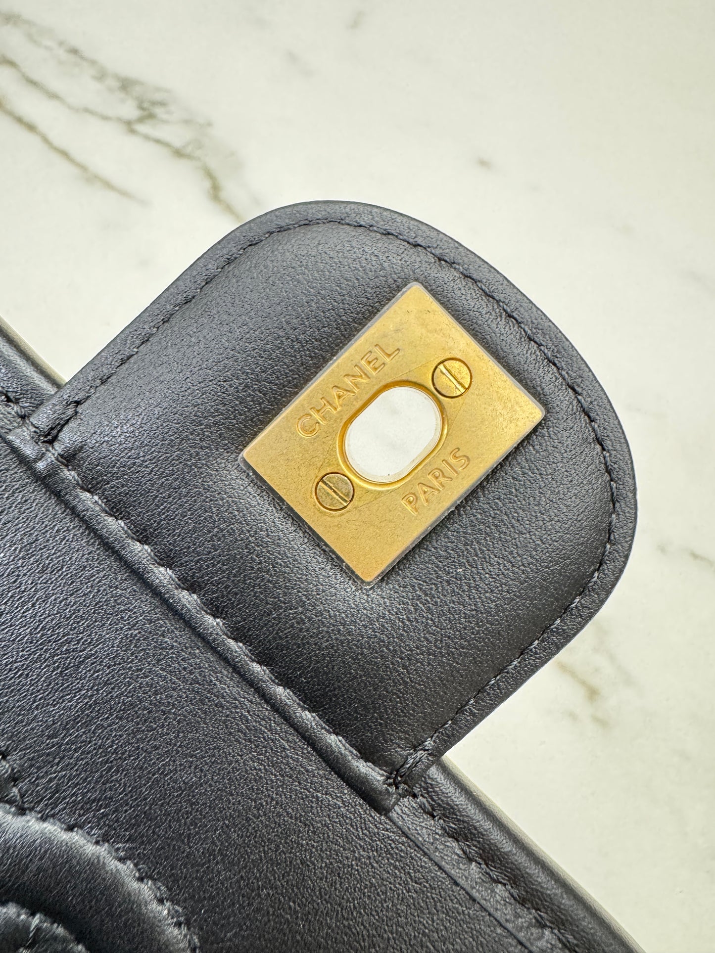 CHANEL 22K 郵差豆腐包 漸變Tweed