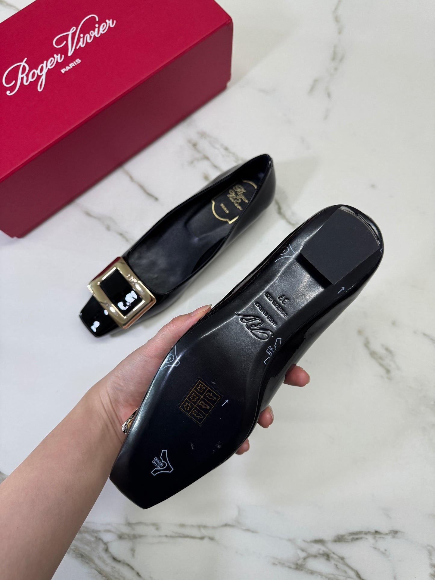 RV 喇叭跟 2.5cm 漆皮