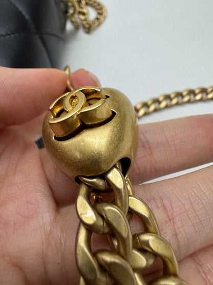 CHANEL 25P 愛心金球羊皮 黑色