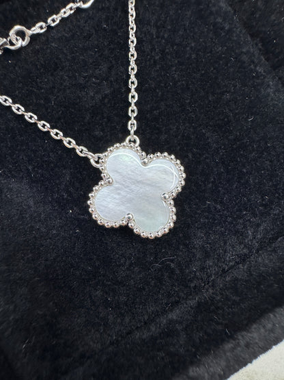 VCA Vintage Alhambra 白金色白貝母