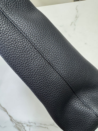 THE ROW Bindle Three Black