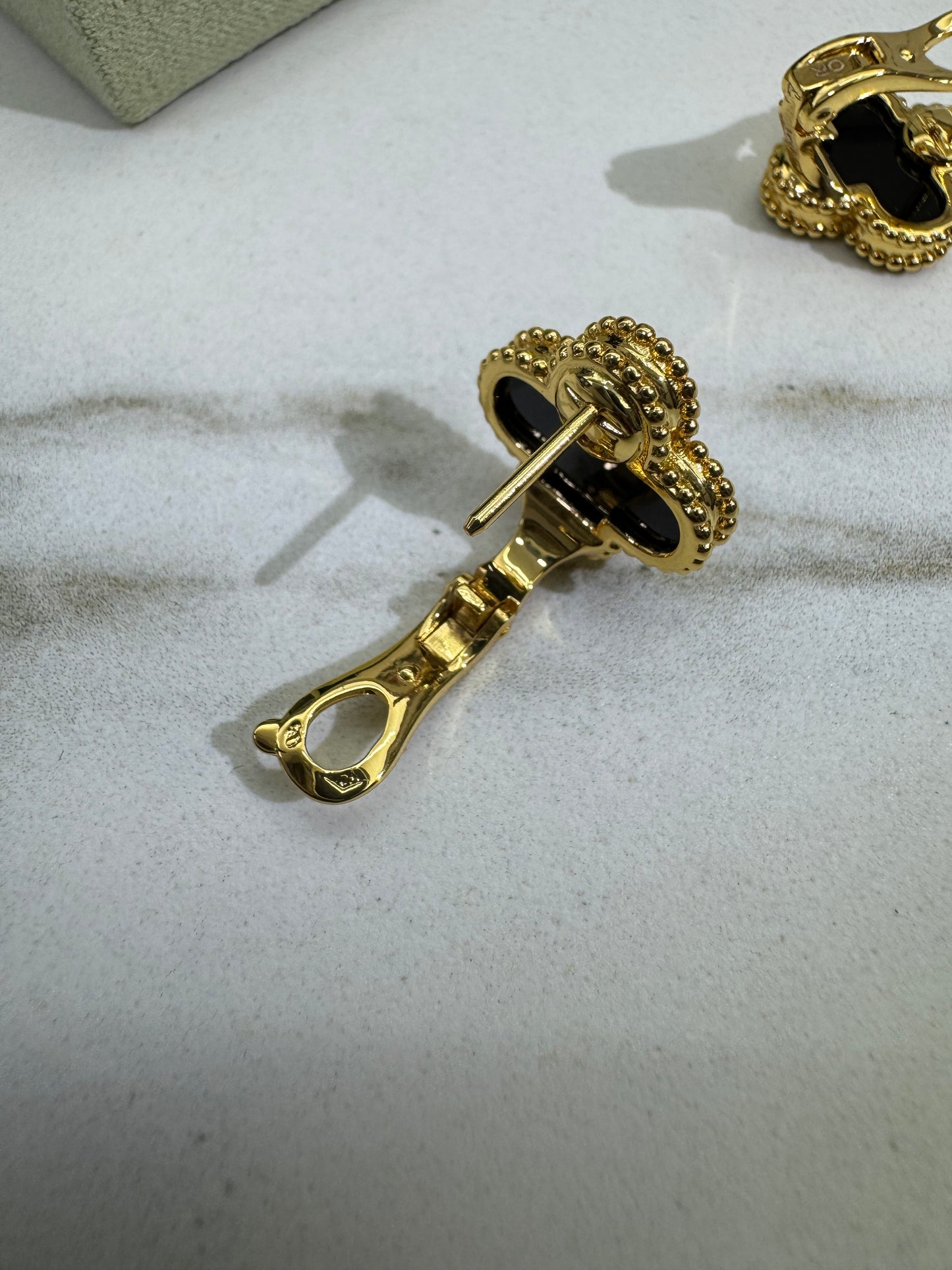VCA Vintage Alhambra Earrings 黑玉髓