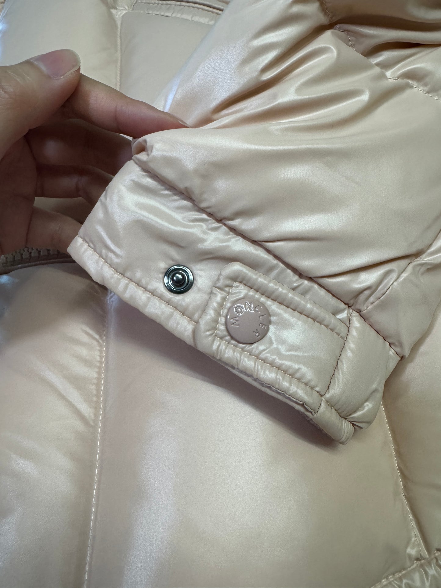 Moncler Maya 70 羽絨 光面淺粉紅色