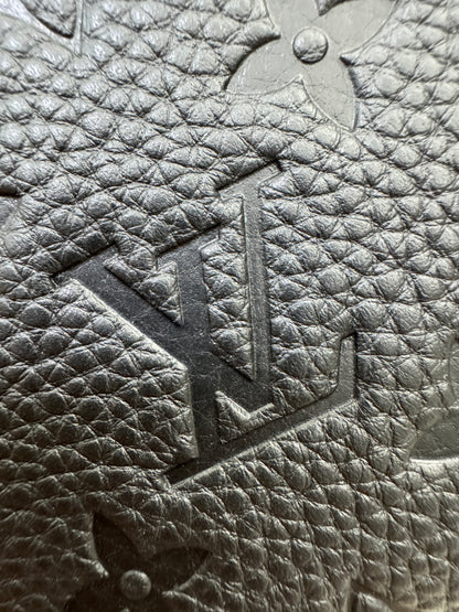 LV Multiple Wallet 黑色皮壓花