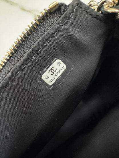 CHANEL 25N Coco Neige 滑雪系列 絲絨尼龍 半月Hobo