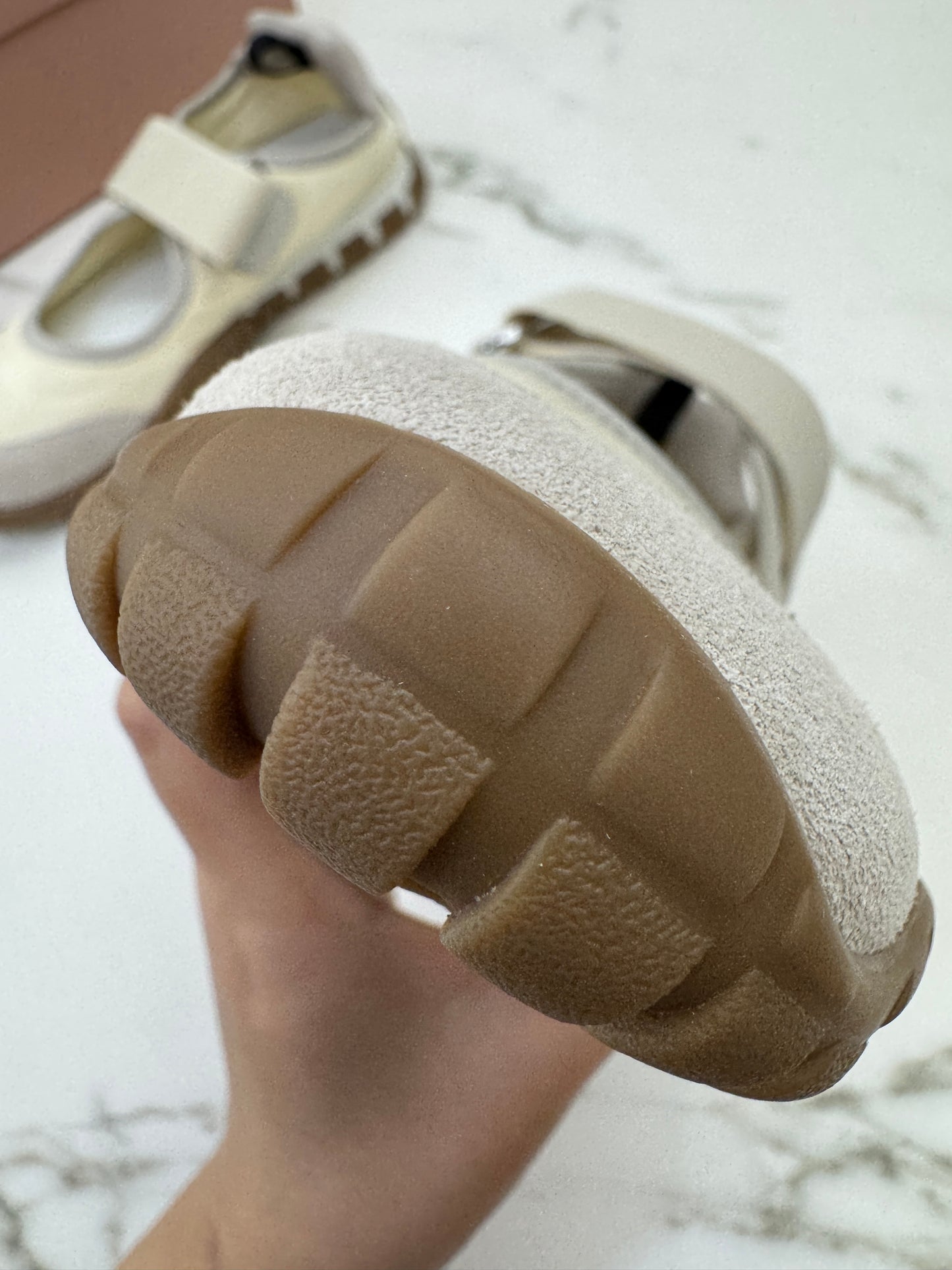 MIU MIU Tyre 魔術貼瑪麗珍運動鞋￼