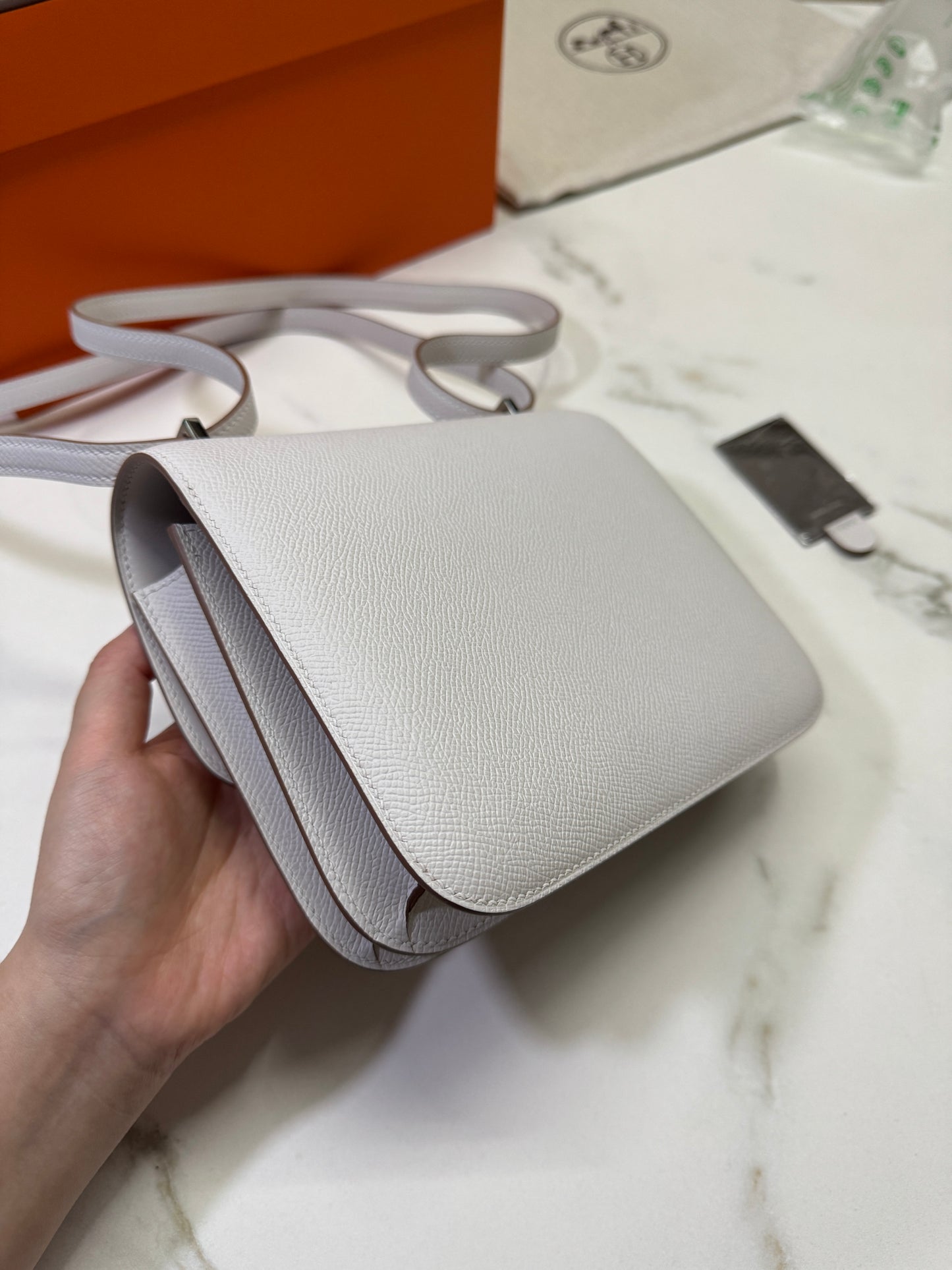 HERMES Mini Constance 奶灰色銀扣 Epsom M4 Gris Pale PHW