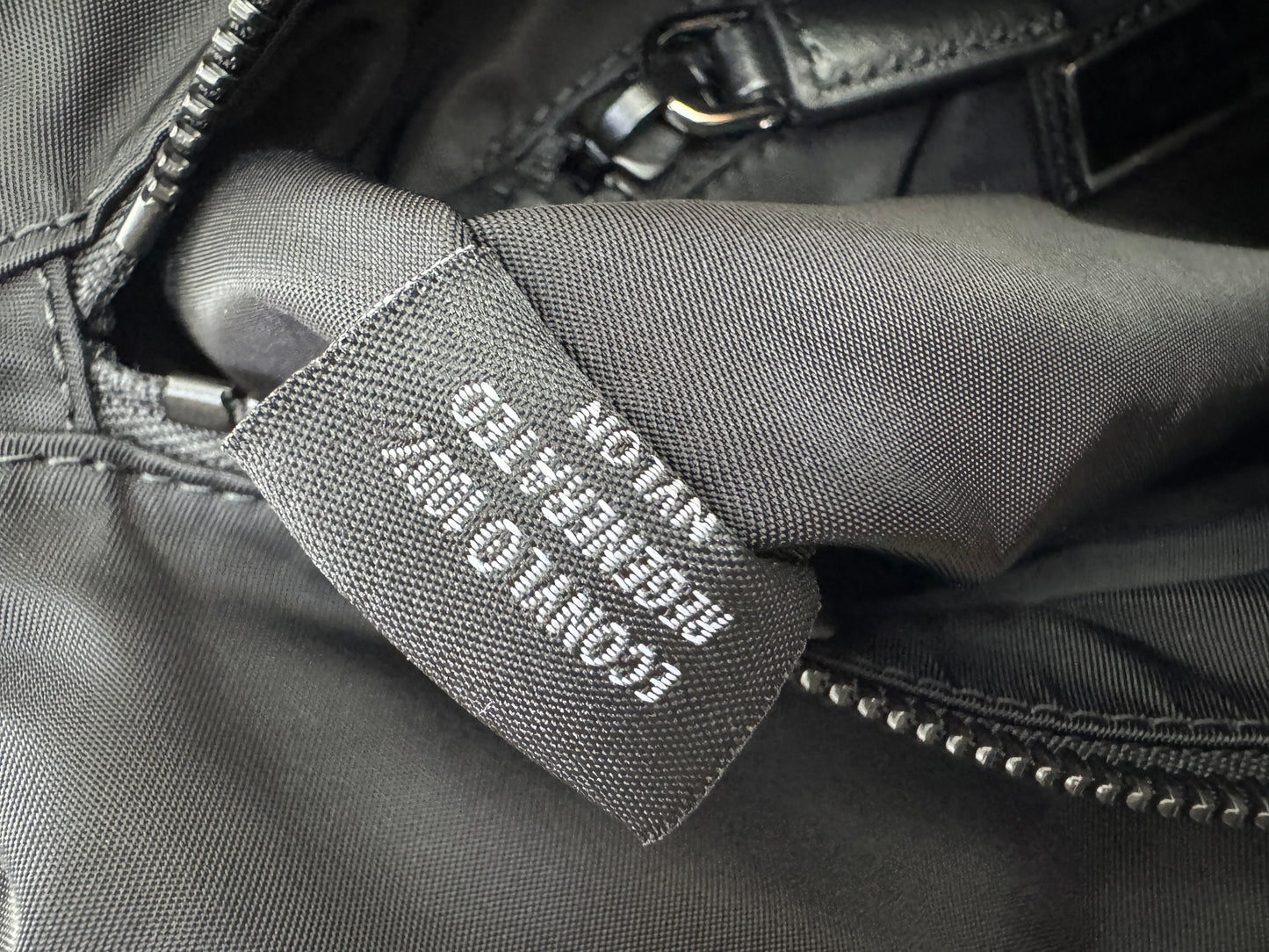PRADA Explore 男裝 Re-nylon