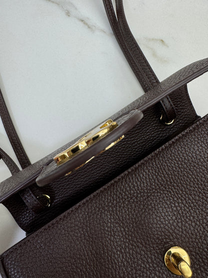 CHANEL Mini Maxi Flap 巧克力色