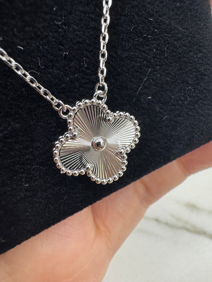 VCA Vintage Alhambra Necklace 鐳射白金色