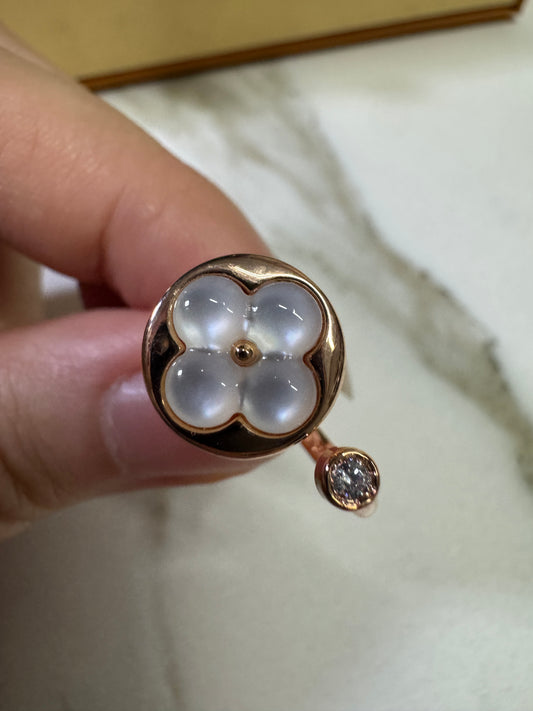 LV Color Blossom Mini 玫瑰金白貝母戒指