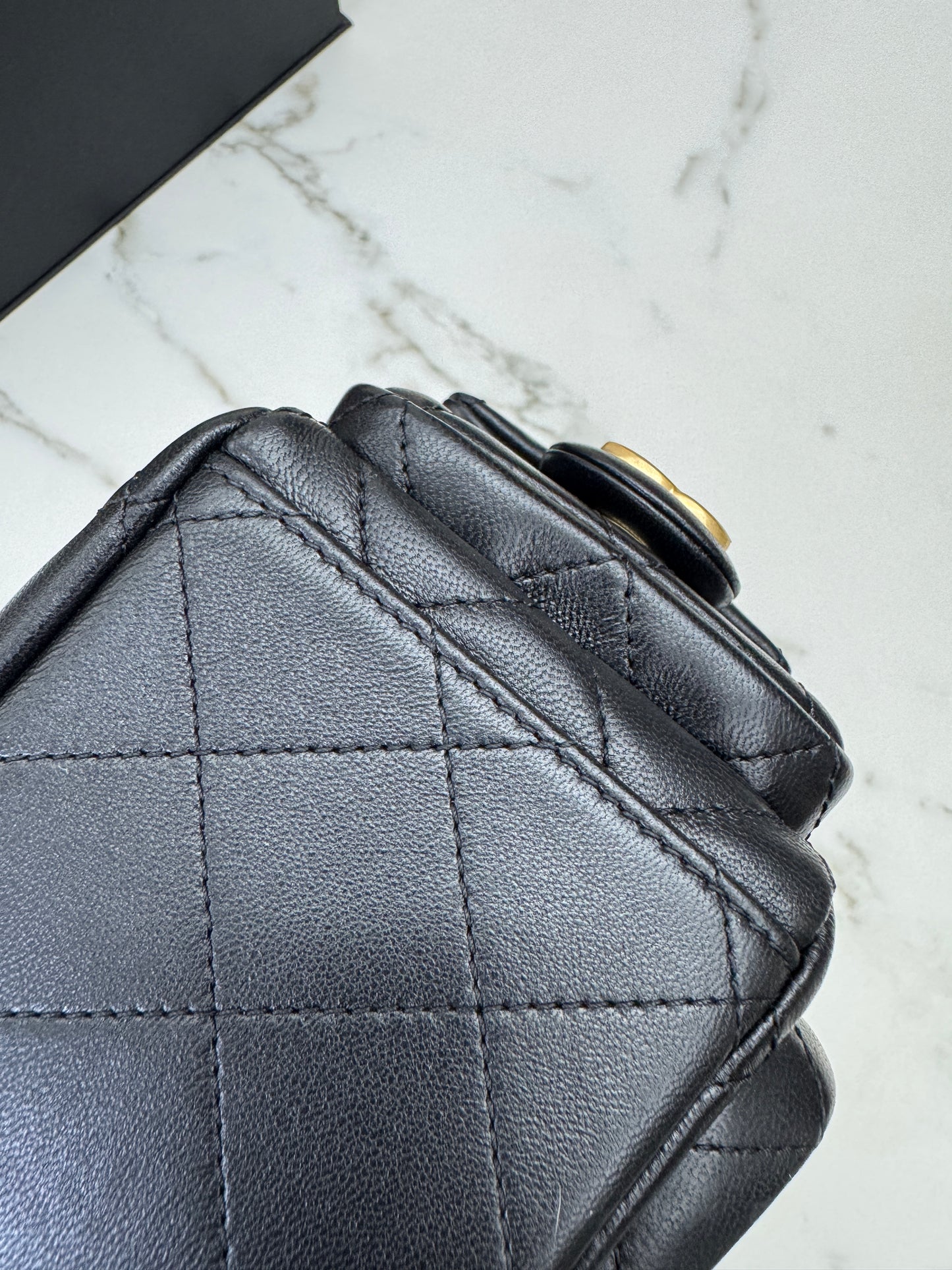 CHANEL 25C 多口袋Hobo 黑色
