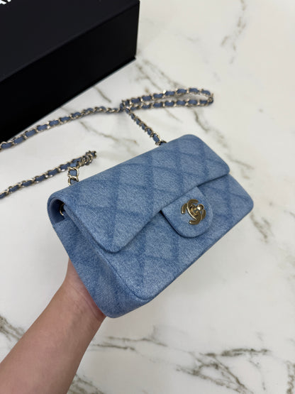 CHANEL 22B 淺藍牛仔 Mini CF20