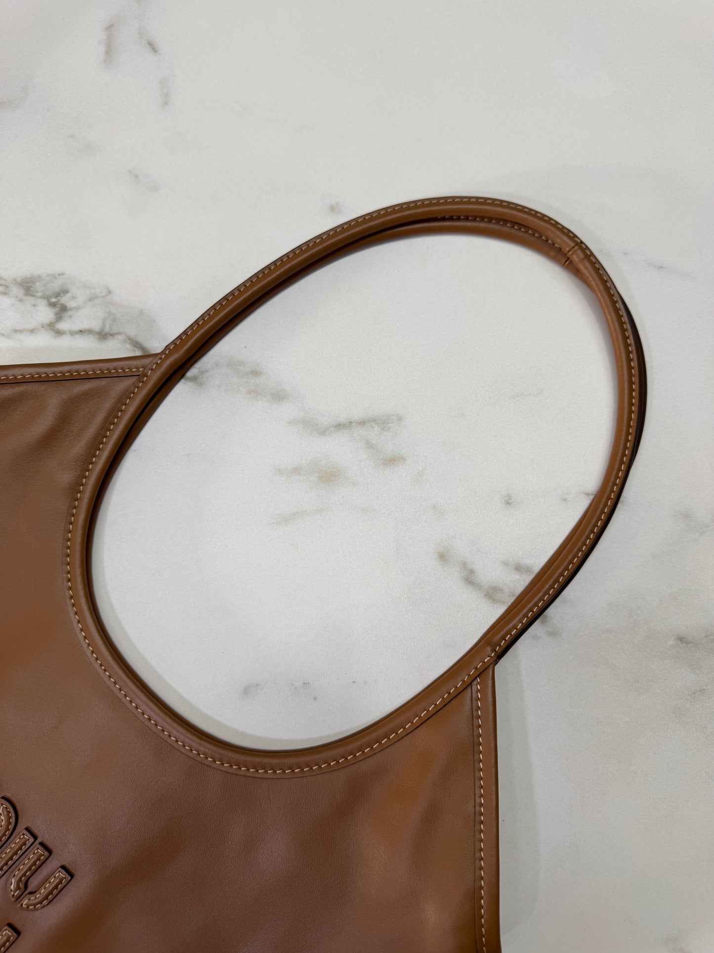 MIU MIU Ivy Tote Regular 淺棕色