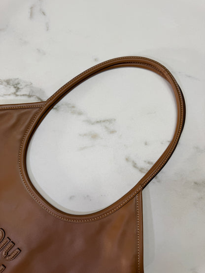MIU MIU Ivy Tote Regular 淺棕色