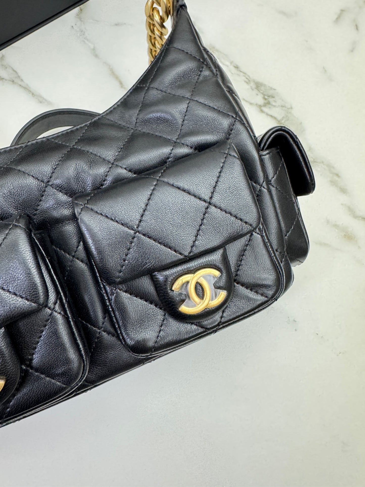 CHANEL 25C 多口袋Hobo 黑色